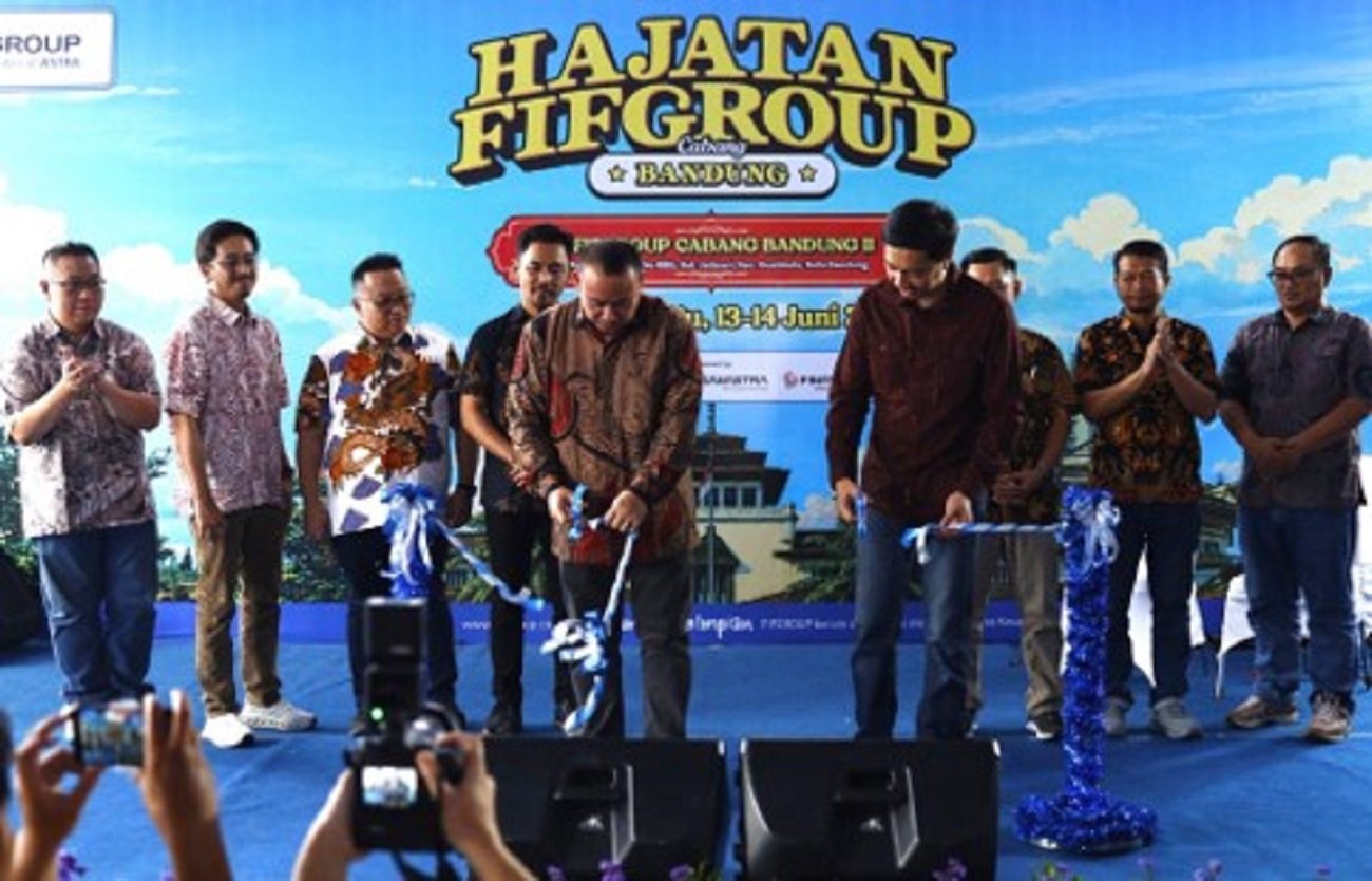 Layani Lebih dari 32 Ribu Pelanggan Aktif, FIFGROUP Bandung II Gelar Hajatan dan Salurkan Bantuan Sosial untuk Masyarakat