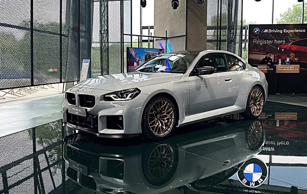 BMW M2 CS 2026 Bikin Sport Coupe Lain Ketar-ketir! Tenaga 530 HP, Bobot Lebih Ringan, Harga Tembus Rp1,6 Miliar