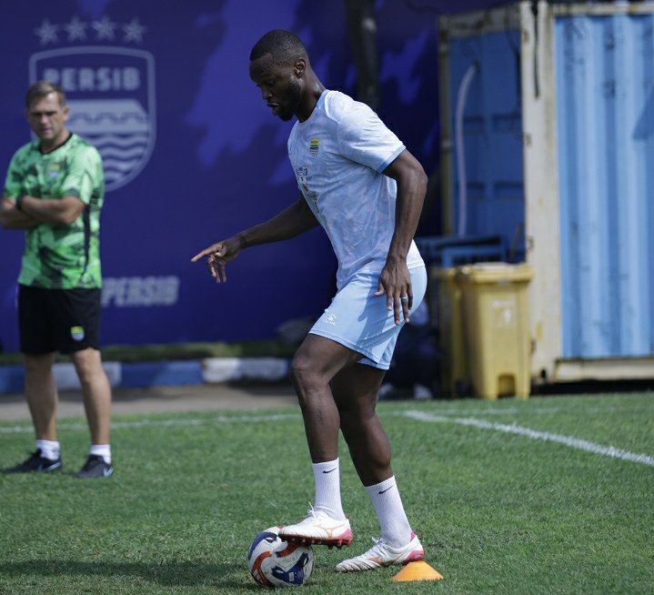 Lapangan Latihan Persib Jadi Sorotan, Igor Tolic Langsung Bersuara: Juara Tiga Kali, Fasilitas Masih Bermasalah?