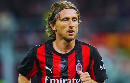 Luka Modric Menolak Pensiun, Teken Kontrak Baru Bersama AC Milan