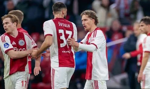 Liga Belanda: Ajax Terganjal, PSV Bangkit