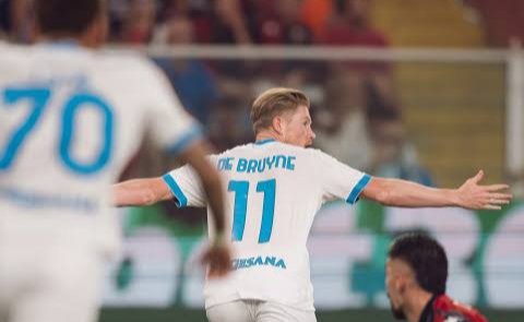 Liga Italia: Gebuk Genoa, Napoli Buntuti Inter Milan
