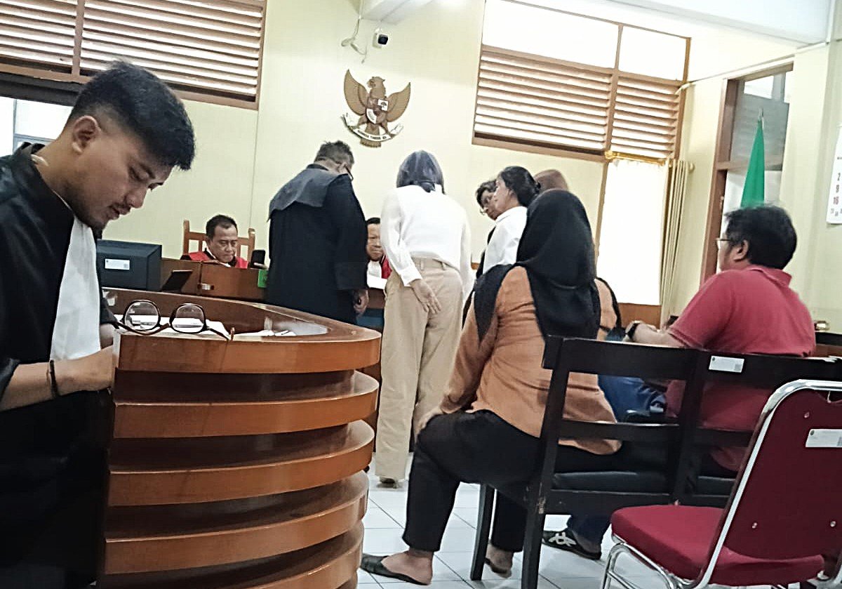 Sidang Fei Febrianti Memanas! Angka Kerugian Beda Rp450 Juta, Hakim Minta JPU Buka Perhitungan