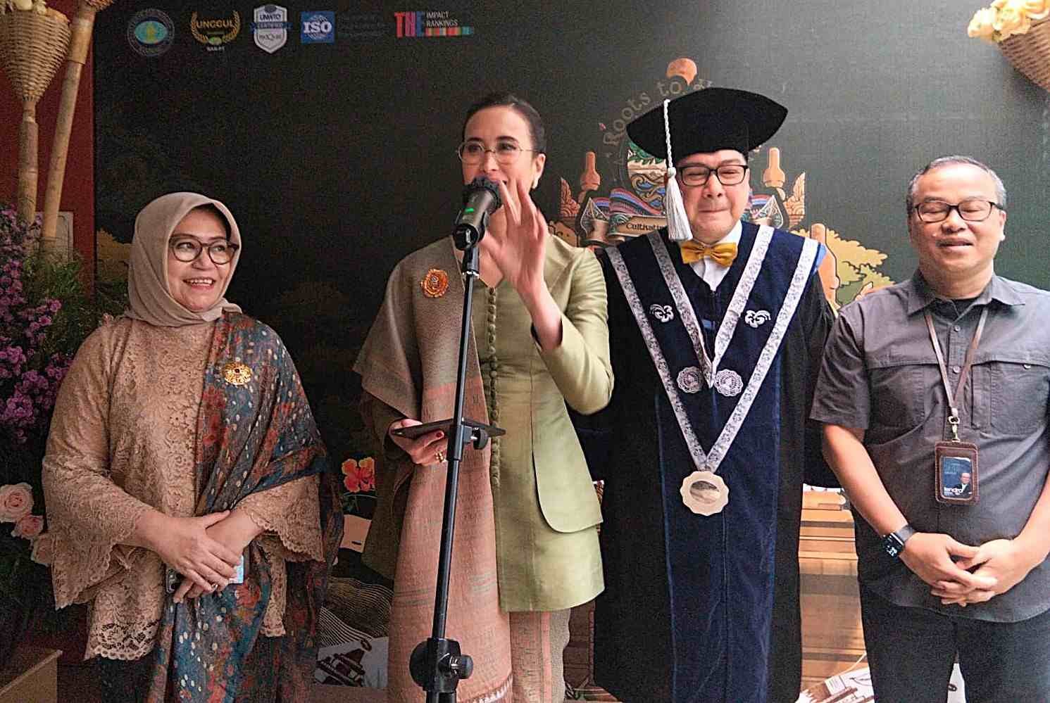 Pembangunan Pariwisata Tak Cukup Kejar Angka, Menpar Dorong Generasi Muda Kuasai AI