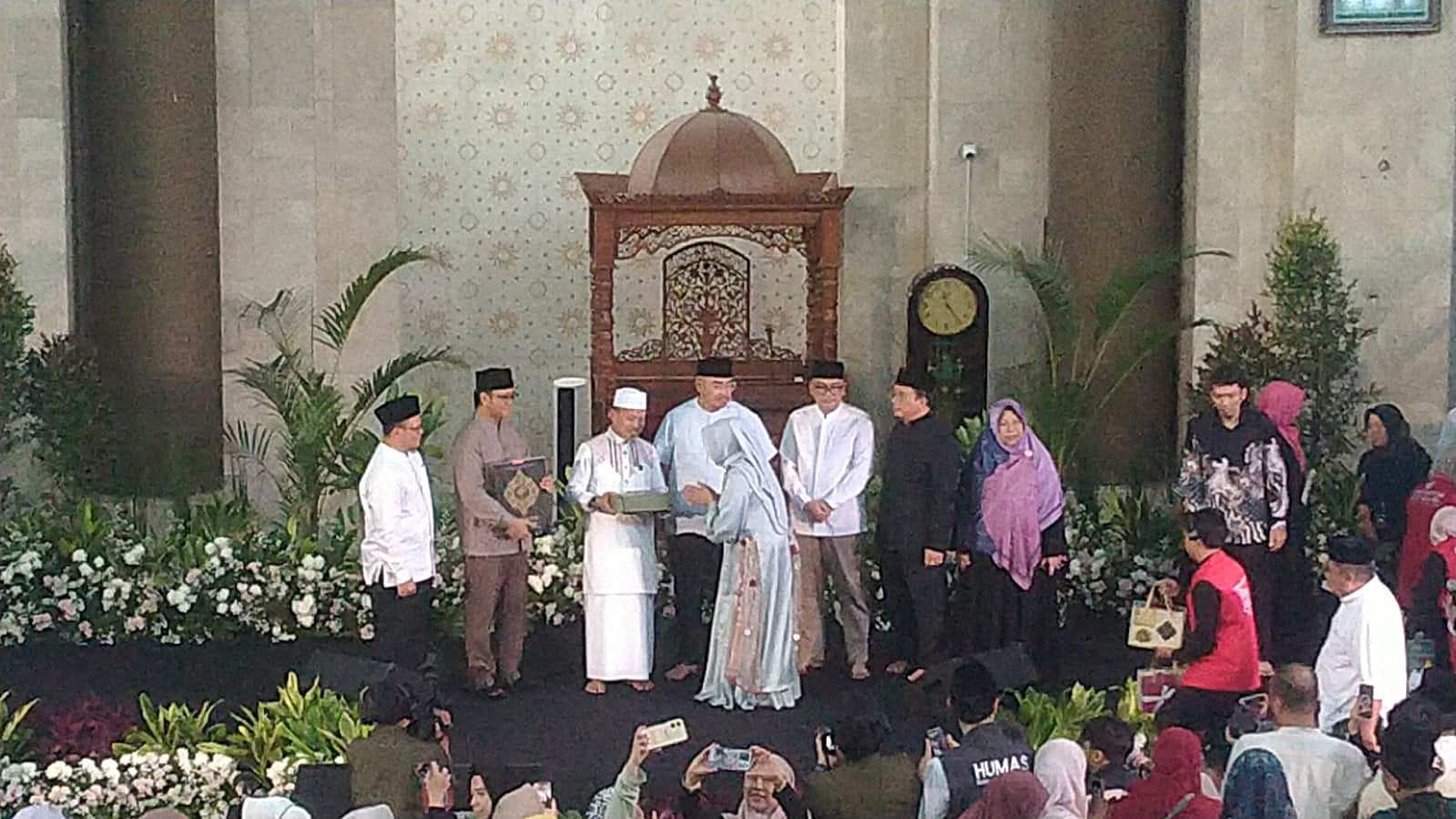 Das’ad Latif Minta Wali Kota Bandung Perbaiki Sound System Masjid Agung
