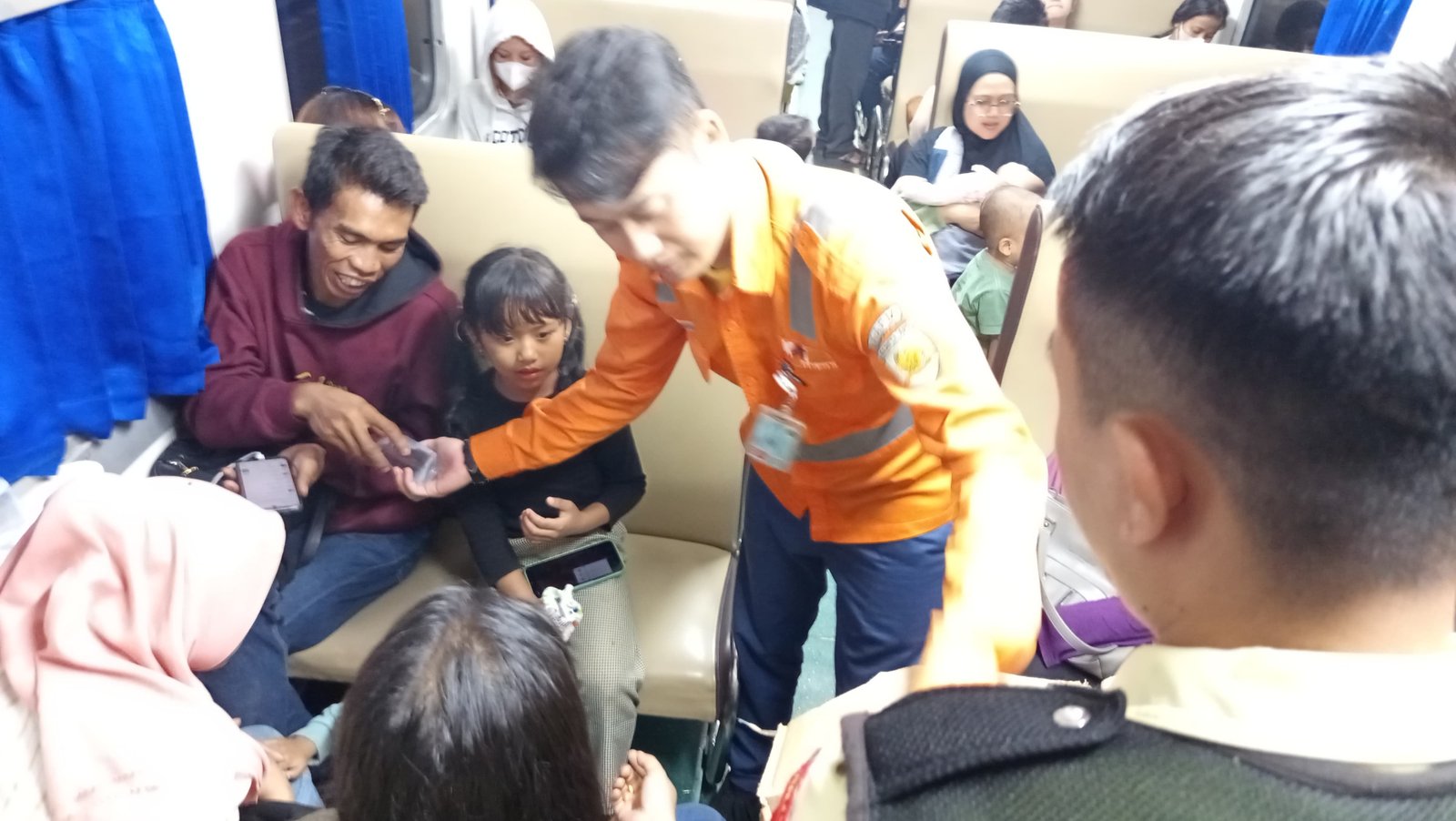 Petak Jalan Cianjur-Cibeber Tergenang Air, Perjalanan Siliwangi pun i Sempat Mandek, Kini Normal Lagi