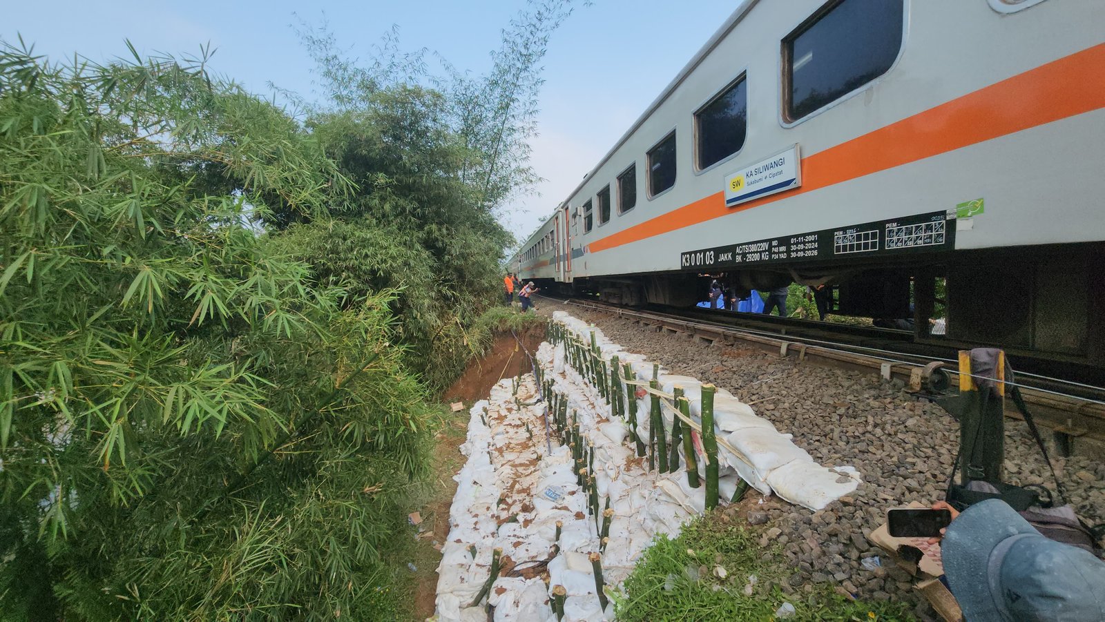 Alhamdulillah, Jalur Cibeber-Lampegan Sudah Normal, Siliwangi Melaju Lagi, KAI: KA 343 Jadi yang Pertama Melintas