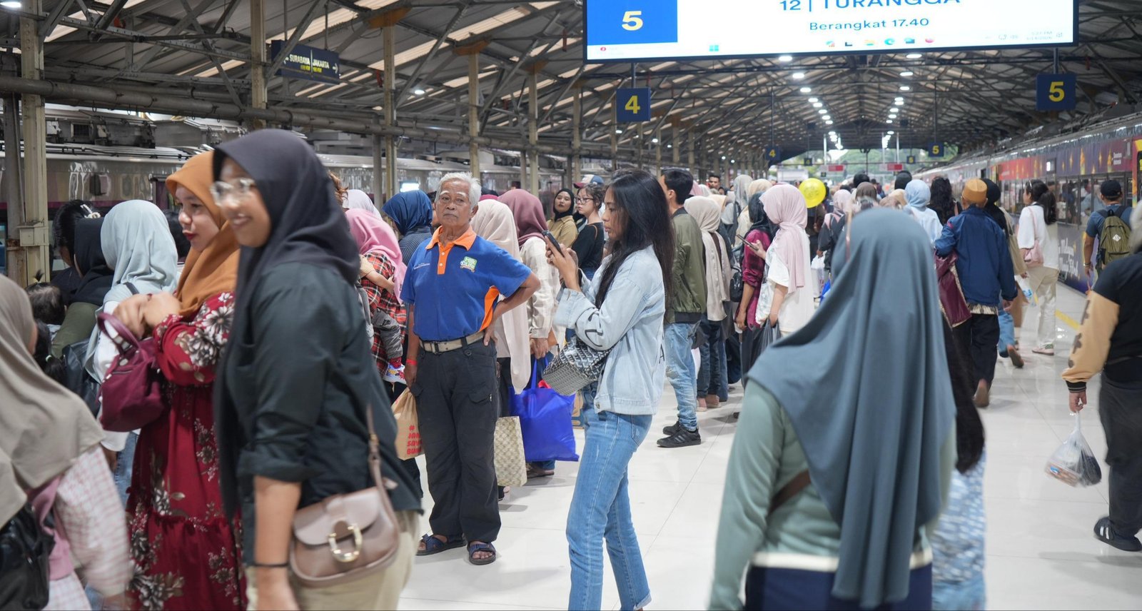 Idul Adha-Waisak: Kereta Kian Favorit, Penumpangnya Luber, Bandung Destinasi Primadona