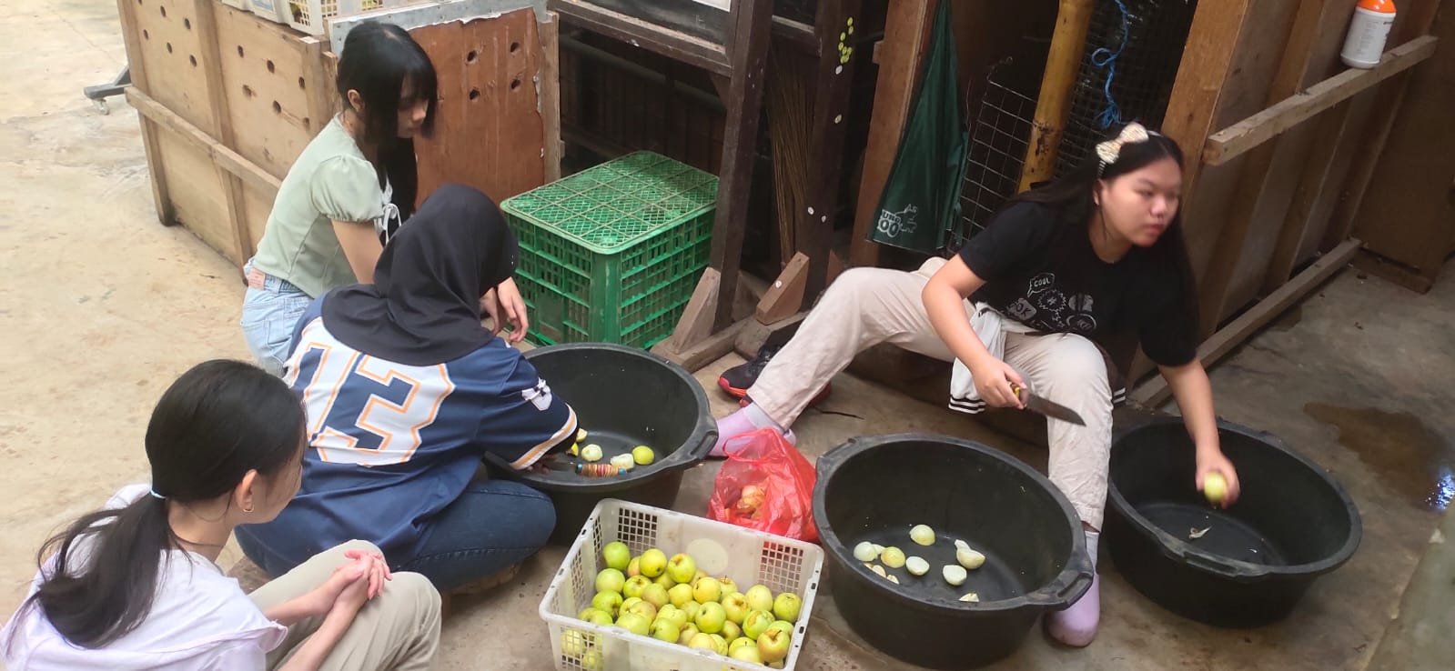 Jadi Junior Keeper Bandung Zoo, Belajar Konservasi Alam Sejak Dini