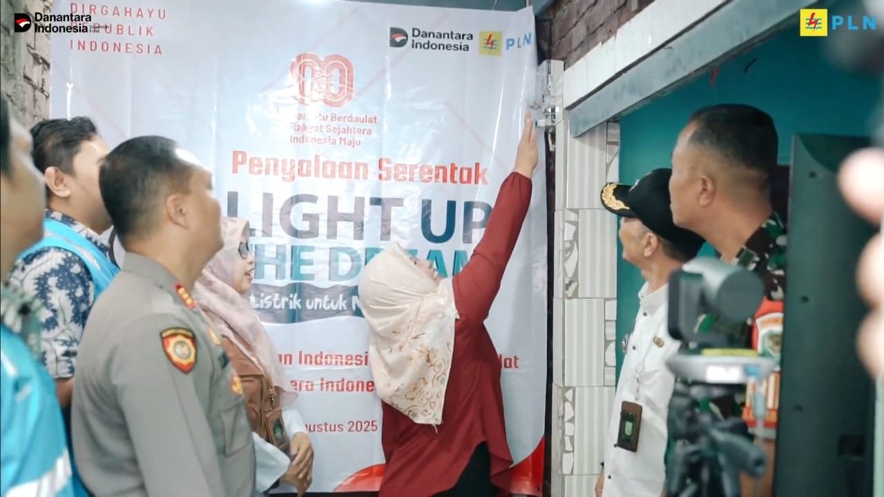 Bukti Gencarnya Light Up The Dream: Ribuan Rumah Keluarga Prasejahtera Terang Benderang, PLN Katakan Hal Ini