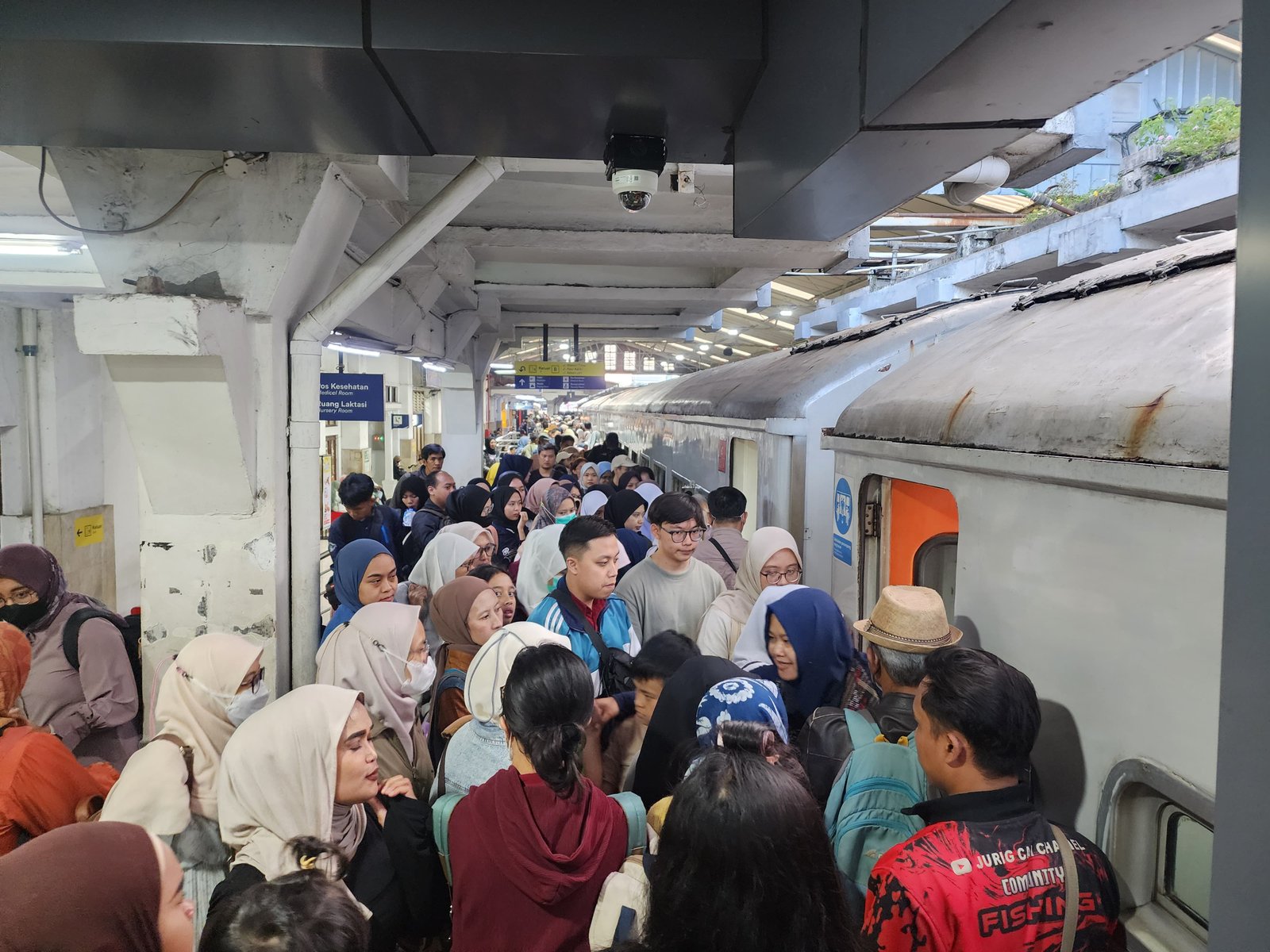 Long Weekend Maulid Nabi: Makin Favorit, Penumpang Kereta Membludak, Jumlahnya Ratusan Ribu Orang