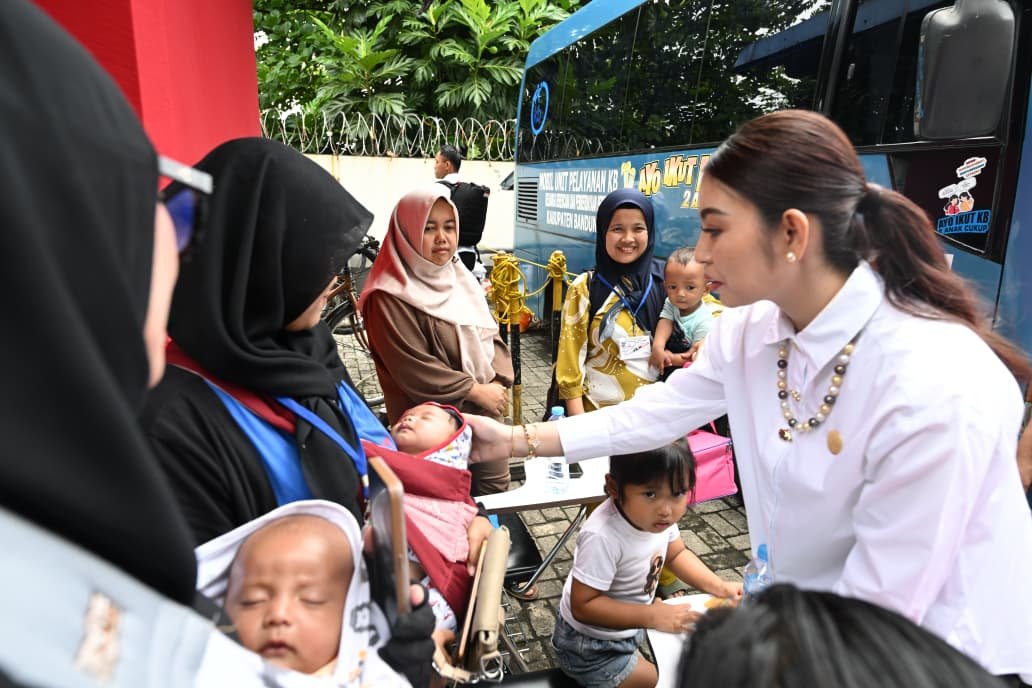 Seruni Kabinet Merah Putih Tinjau Layanan Kesehatan dan KB untuk Mewujudkan Keluarga Sehat di Jawa Barat