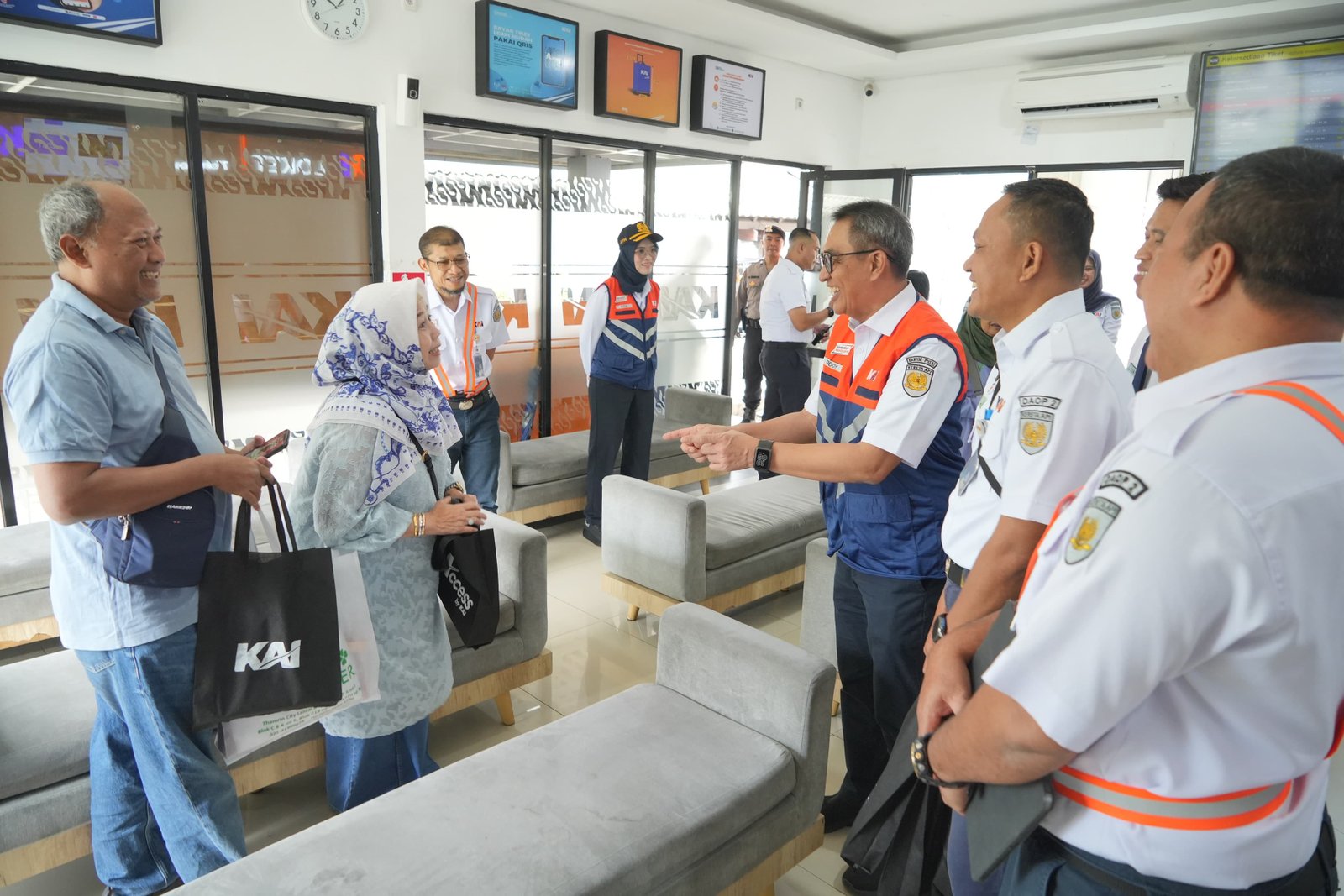 Nataru 2025-2026, Puluhan Ribu Lembar Tiket Habis Terjual, KAI Ungkap Kereta Terlaris dan Terfavorit