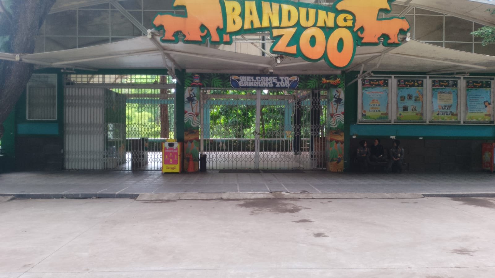 Penutupan Kebun Binatang Bandung Sisakan Sejumlah Masalah