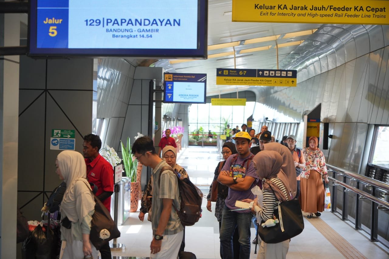 Ramadan-Idul Fitri: Penumpang Kereta Semakin Berjubel, Tapi Tenang, KAI Masih Punya Stok Tiket yang Berlimpah