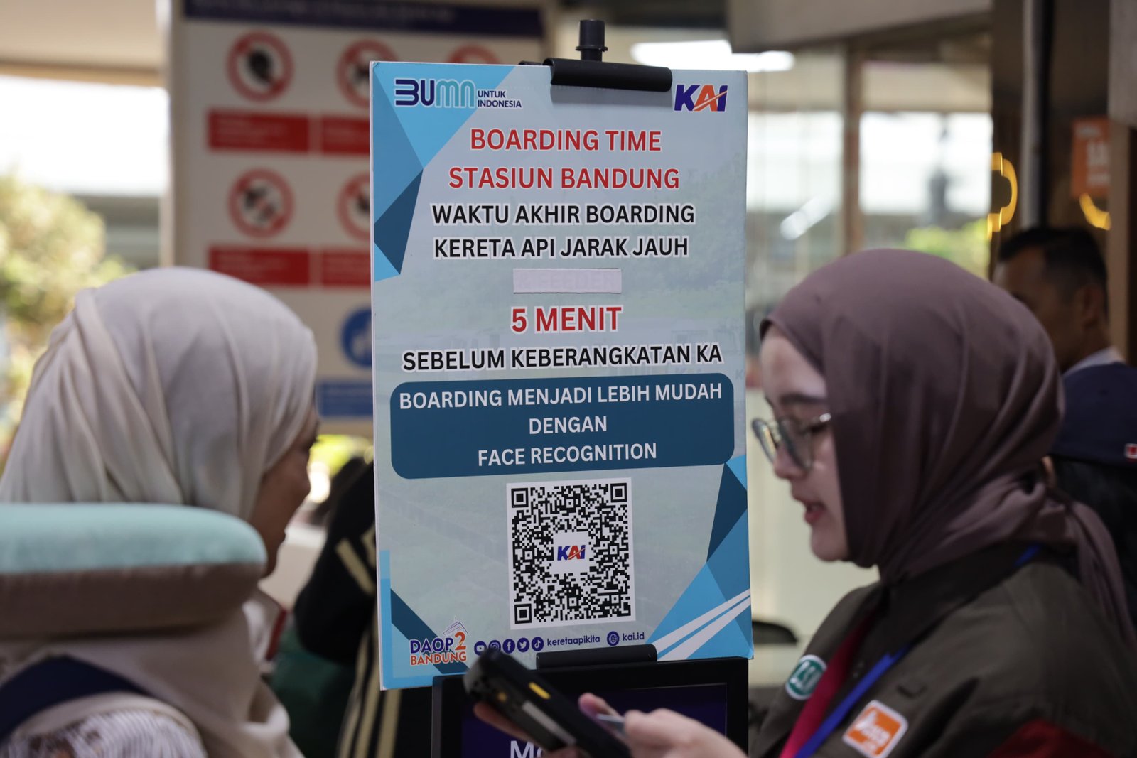 Ramadan-Idul Fitri: Seruan Bagi Penumpang: Tibalah Lebih Awal di Stasiun, Proses Boarding Pass Berubah,, KAI Kasih Penjelasan