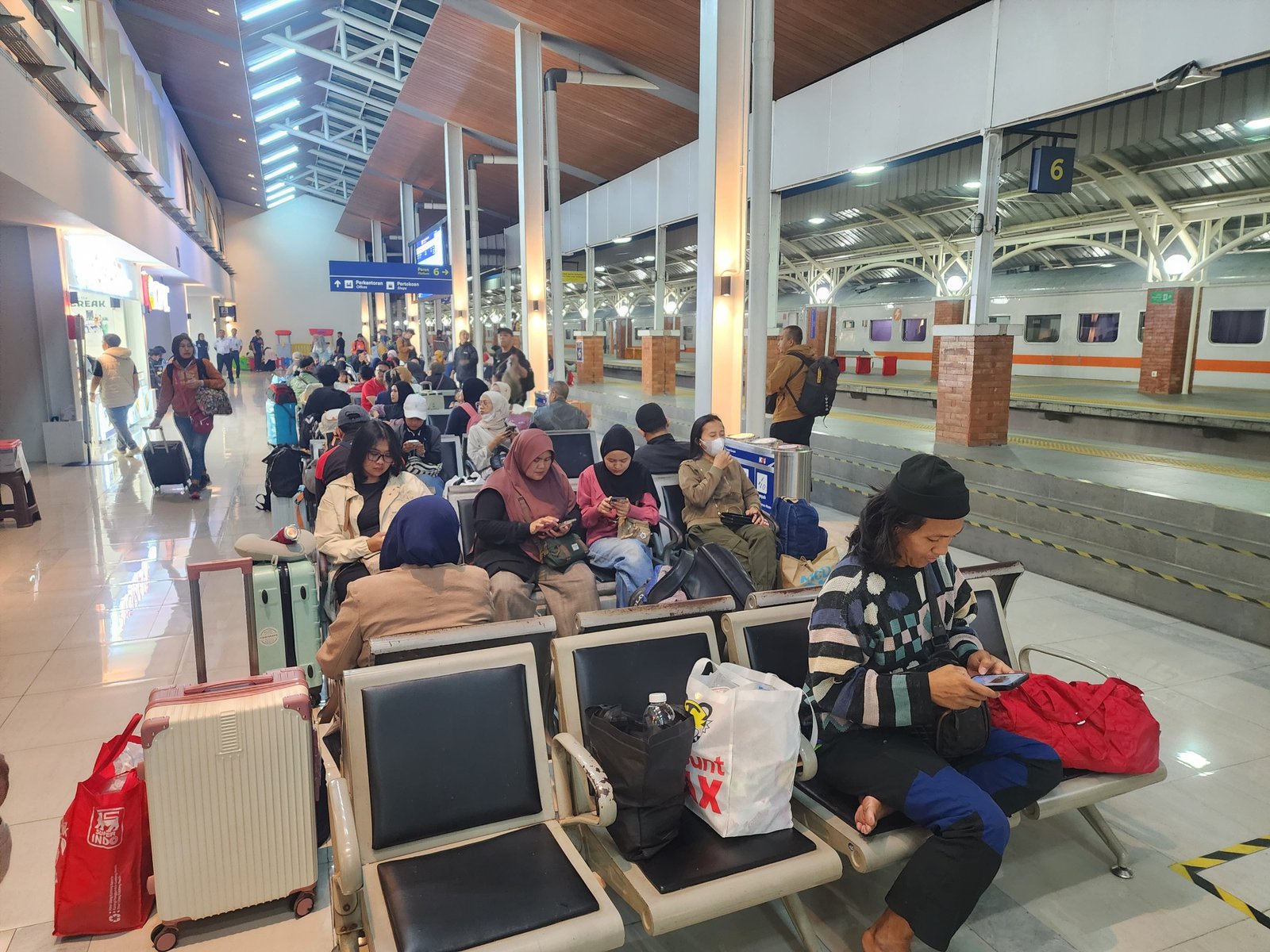 Masa Angkutan Idul Fitri: Prediksi Terbukti, Volume Penumpang Commuter Line Tahun Ini Lebih Banyak, KCI Beri Datanya