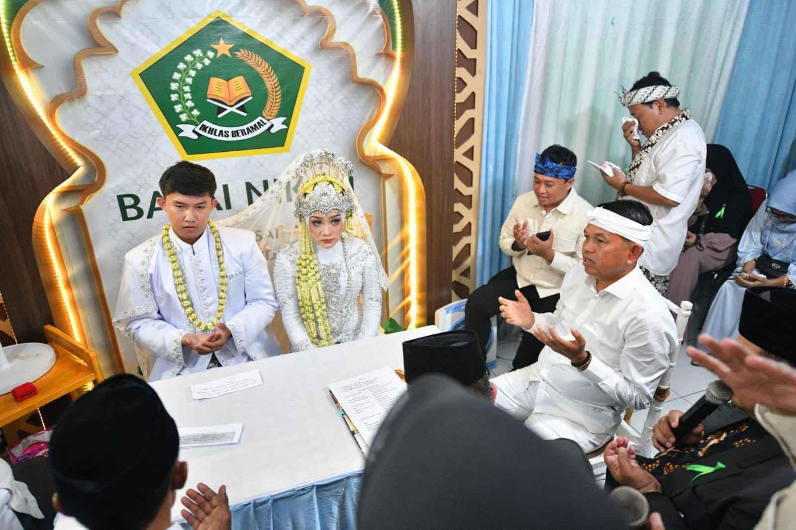 Cinta Tanpa Batas Puja dan Sayyid : KDM Jadi Saksi Nikah Pasangan Disabilitas Di Bale Endah